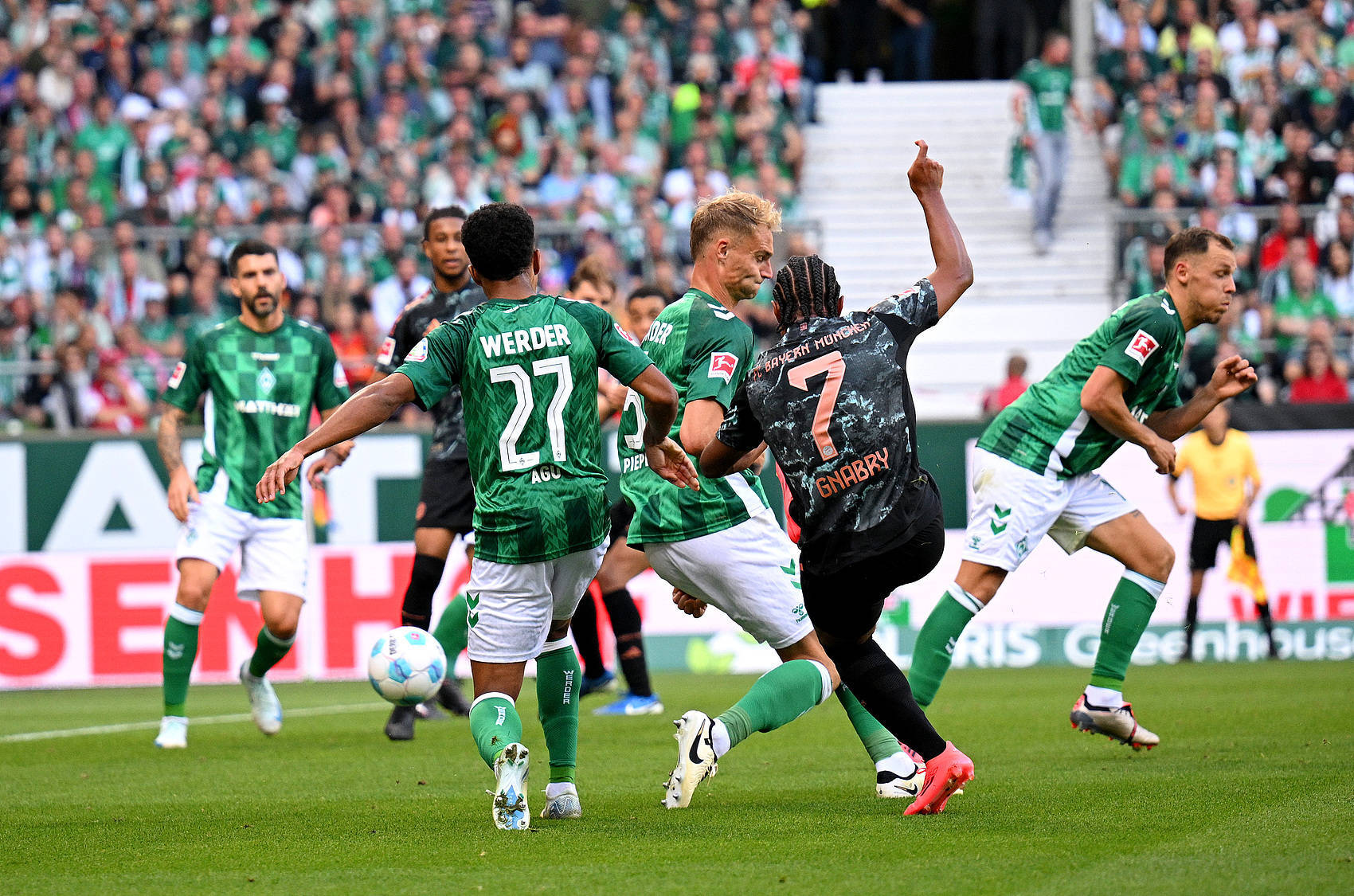 九游体育平台-瑞恩队在法甲比赛中成功击败对手