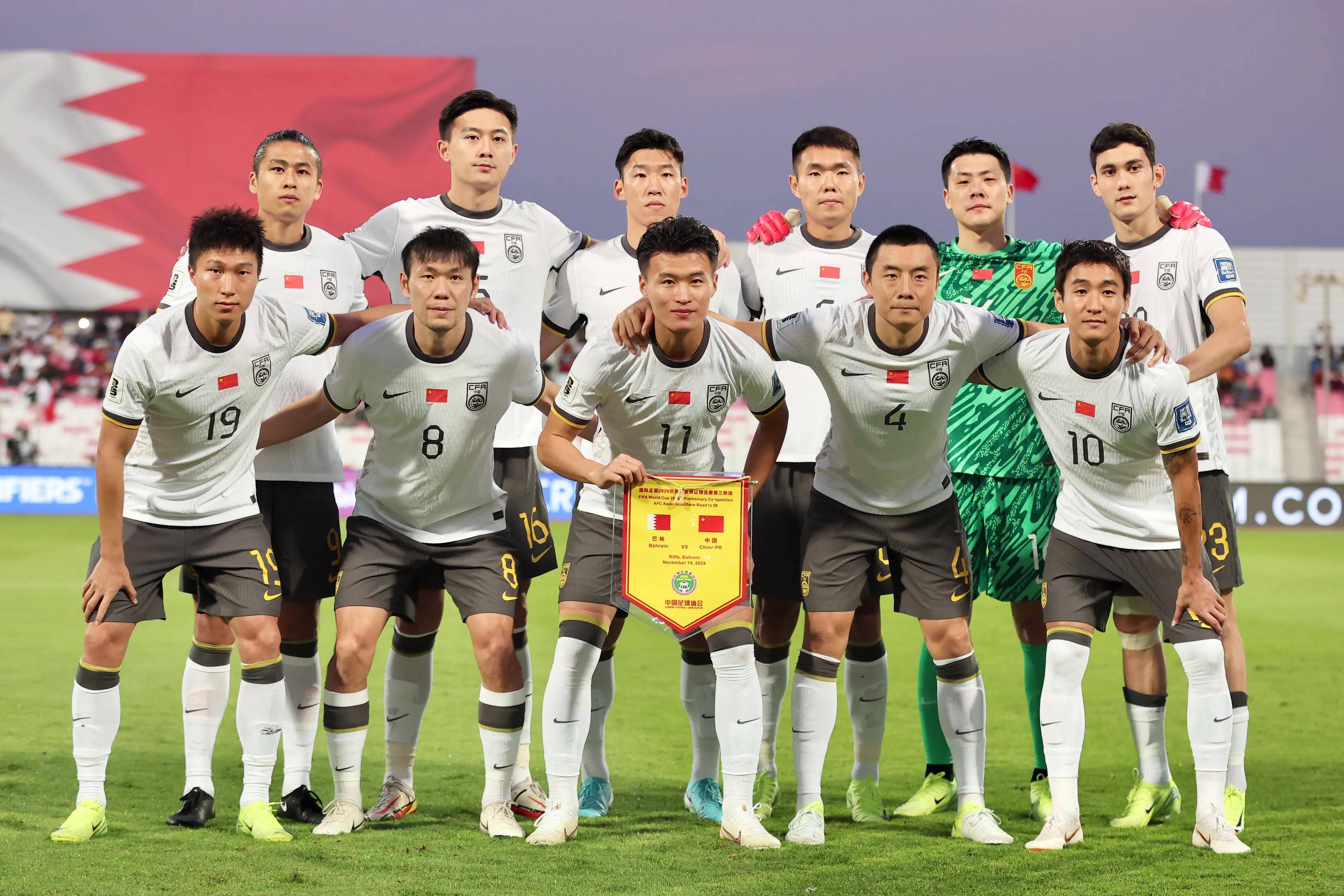 九游体育APP下载-赛场上的惊险对决引领全球球迷瞩目