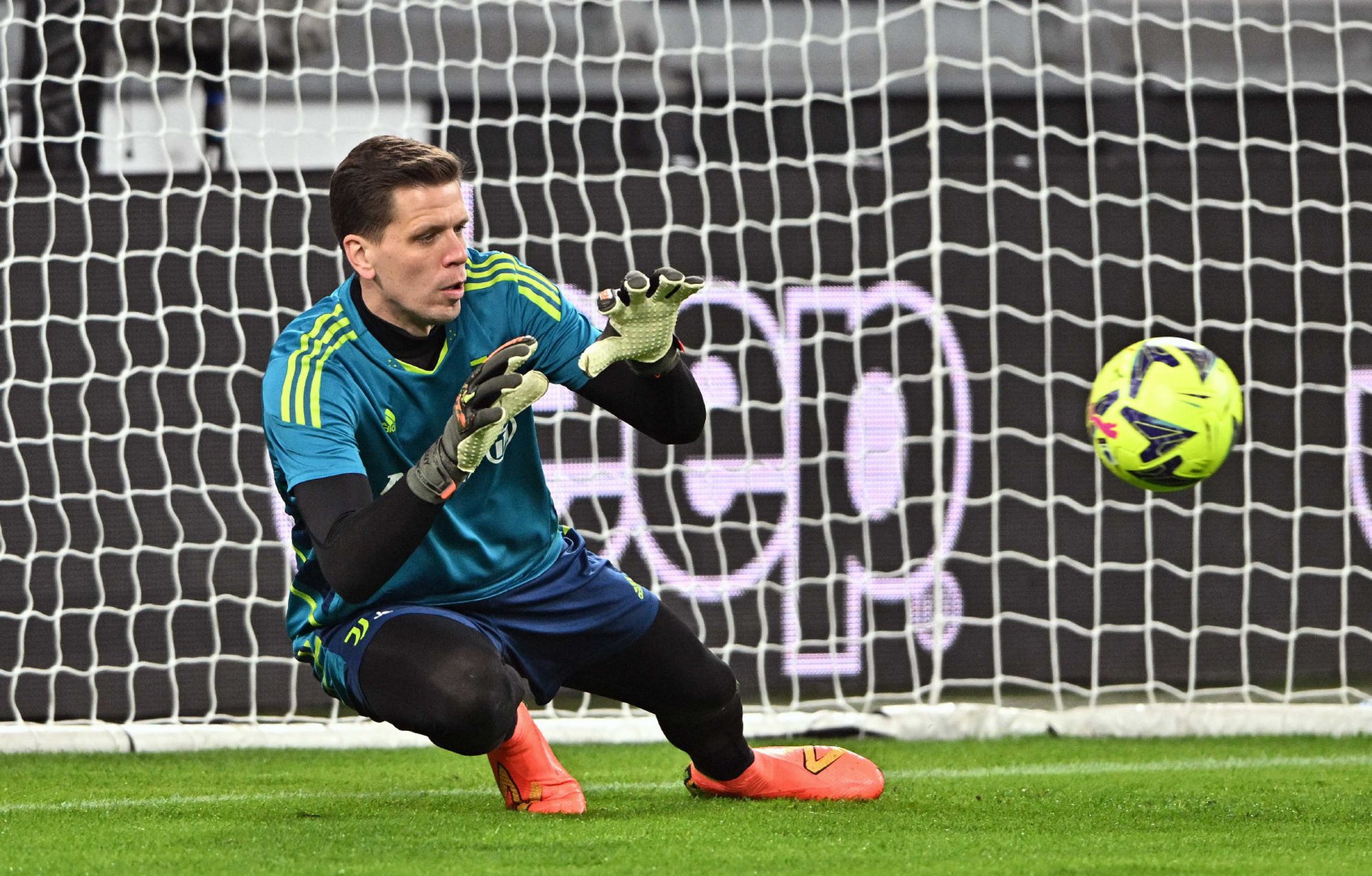 都灵德比激烈：尤文图斯高居上风的简单介绍