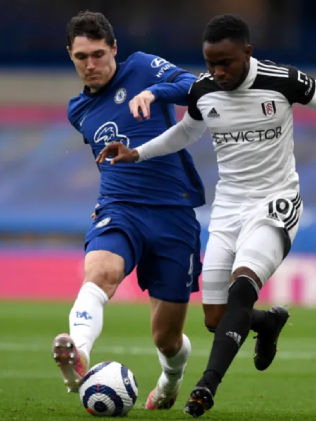 格拉纳达取胜巴伦西亚,实力相当 格拉纳达取胜巴伦西亚,实力相当