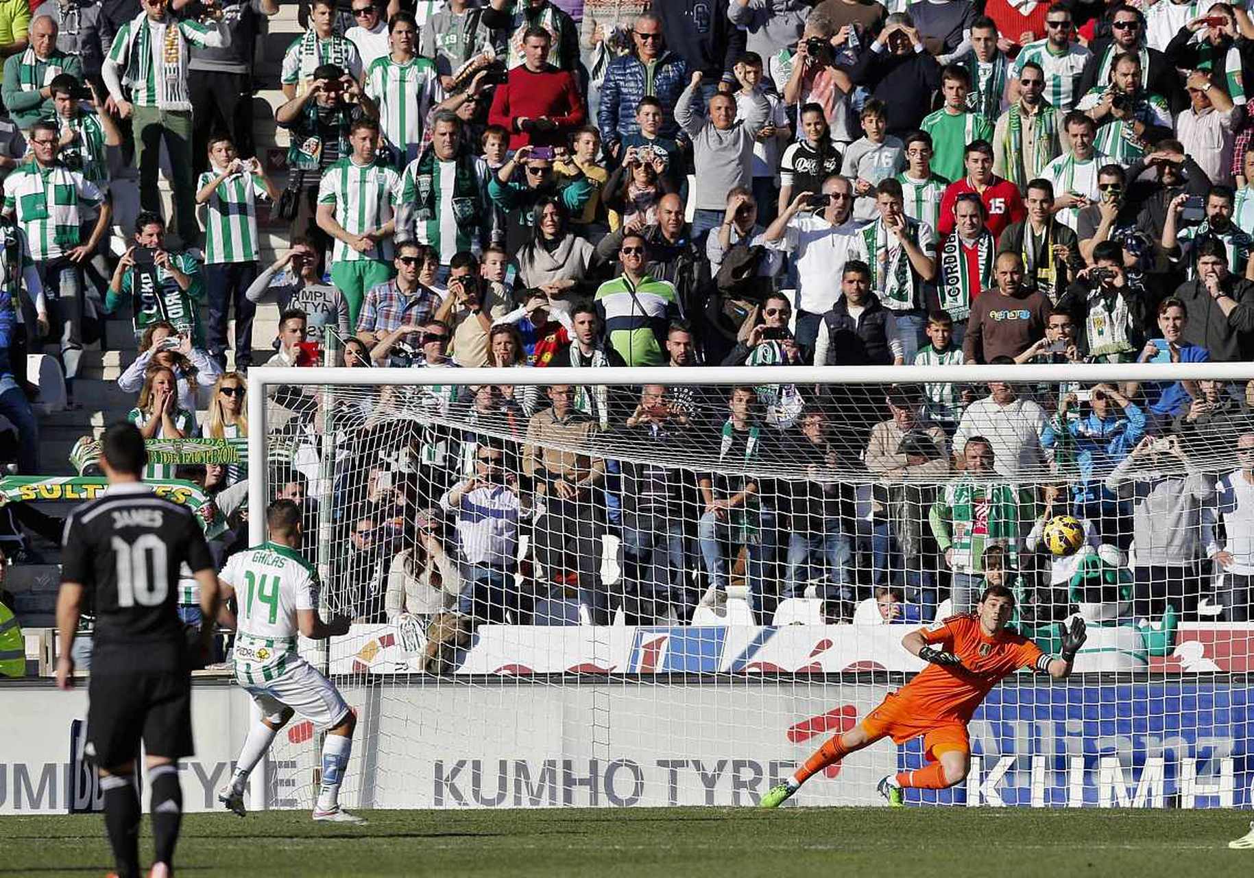 九游VIP-包含刚刚结束的足球赛事引发众人关注，球迷欢呼雀跃的词条