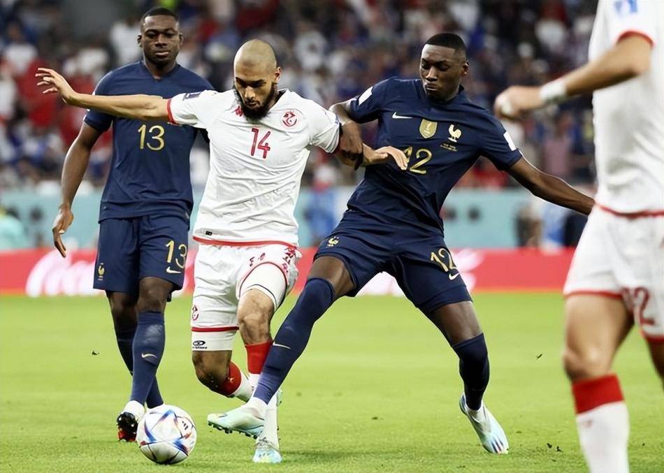 包含精彩足球赛事火热进行,多场对决结果引人注目的词条 包含精彩足球赛事火热进行,多场对决结果引人注目的词条