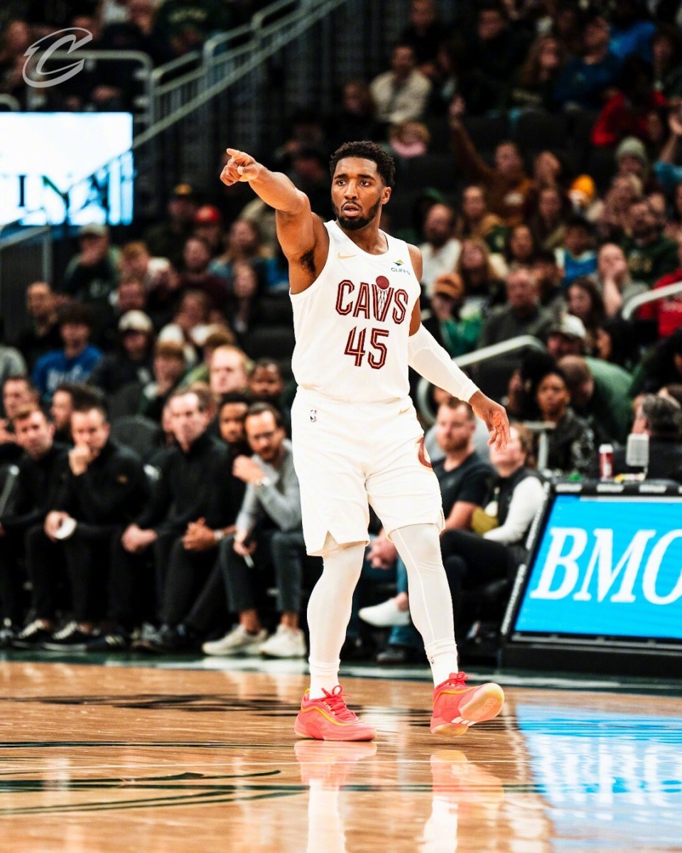 九游体育-雄鹿射手命中率领先，继续领跑东部的简单介绍