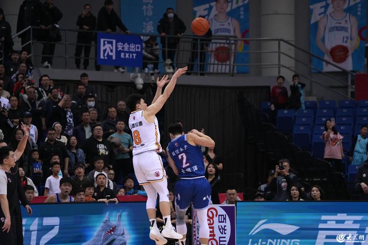 四川男篮突破困境,主场告捷喜迎赛季首胜!的简单介绍 四川男篮突破困境,主场告捷喜迎赛季首胜!的简单介绍