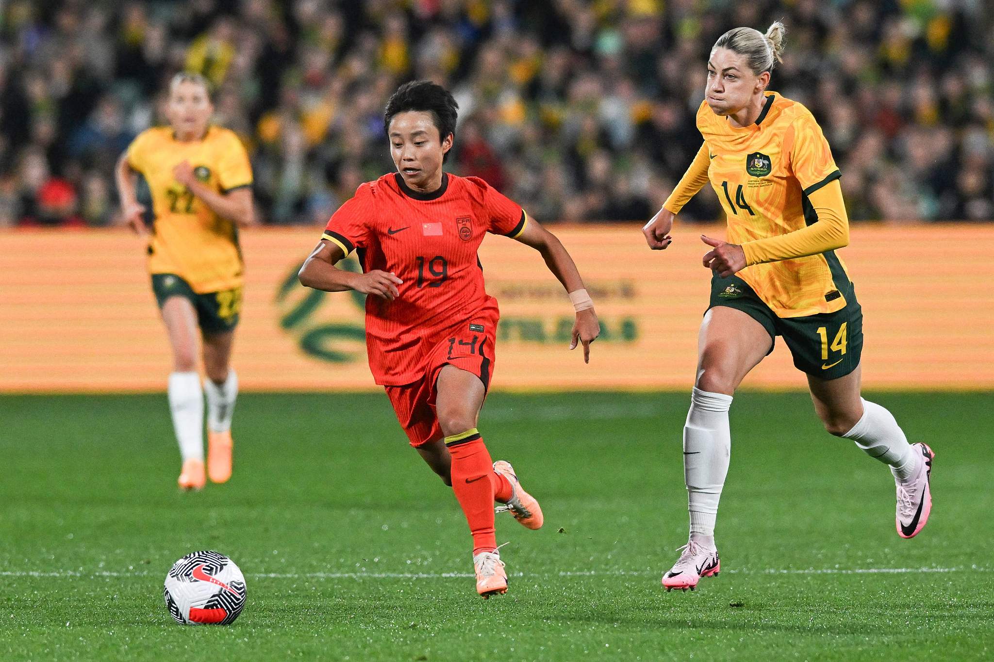 关于国际足坛:女足比赛现场燃爆的信息 关于国际足坛:女足比赛现场燃爆的信息