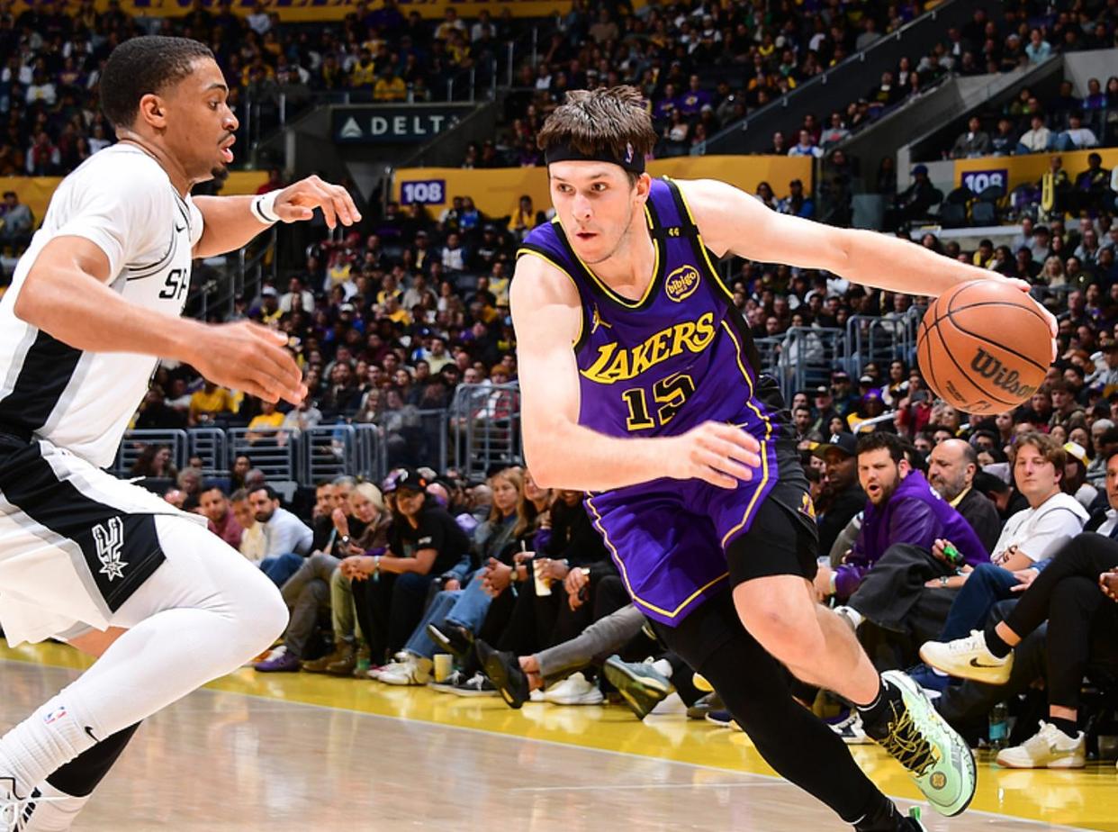 关于马刺全队努力,取得惊人胜利的信息 关于马刺全队努力,取得惊人胜利的信息