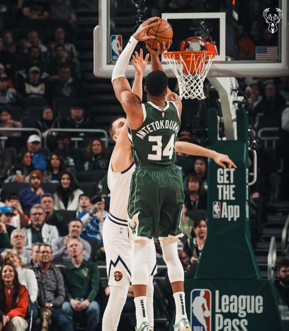 雄鹿再胜球队,壮夺胜利 雄鹿再胜球队,壮夺胜利