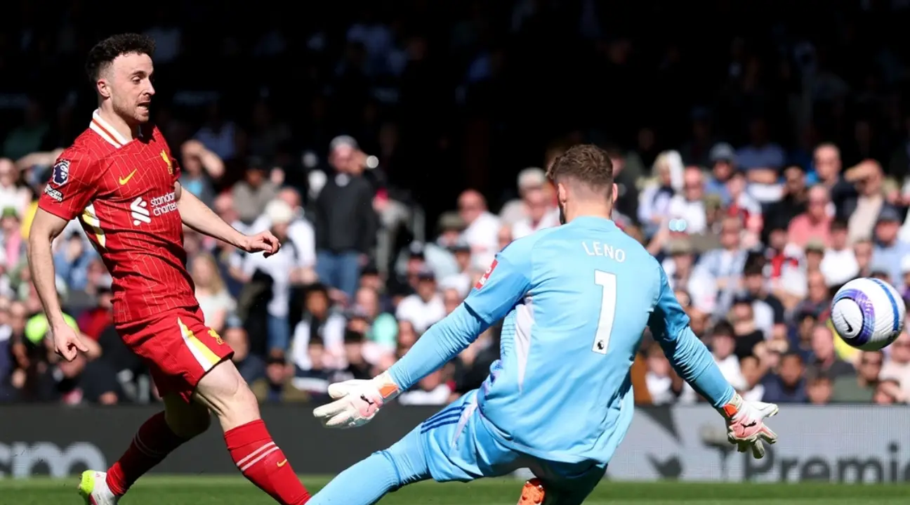 富勒姆主场负于利物浦,保级形势严峻 富勒姆主场负于利物浦,保级形势严峻