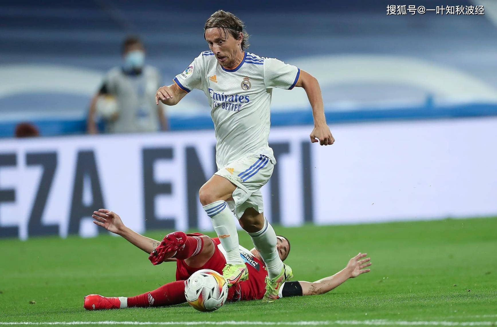 九游VIP-瓦伦西亚意外输给奥萨苏纳，主教练受批评