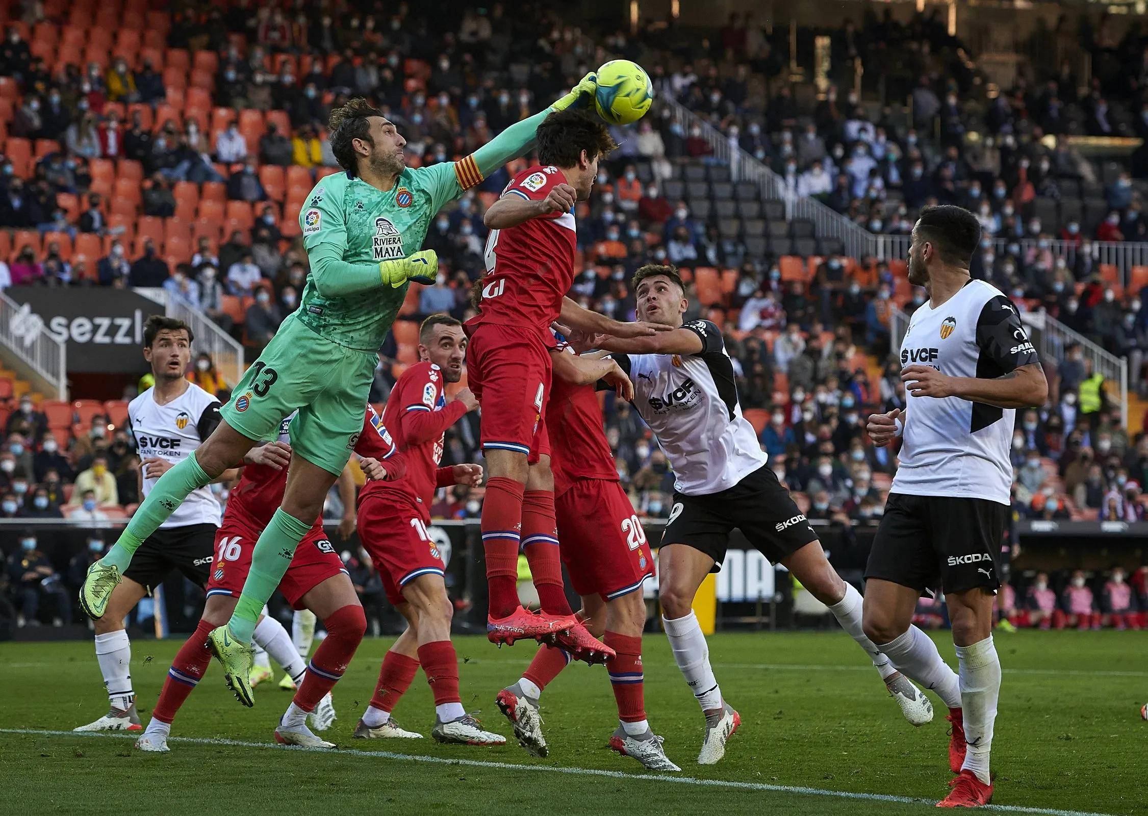 瓦伦西亚意外输给奥萨苏纳,主教练受批评 瓦伦西亚意外输给奥萨苏纳,主教练受批评