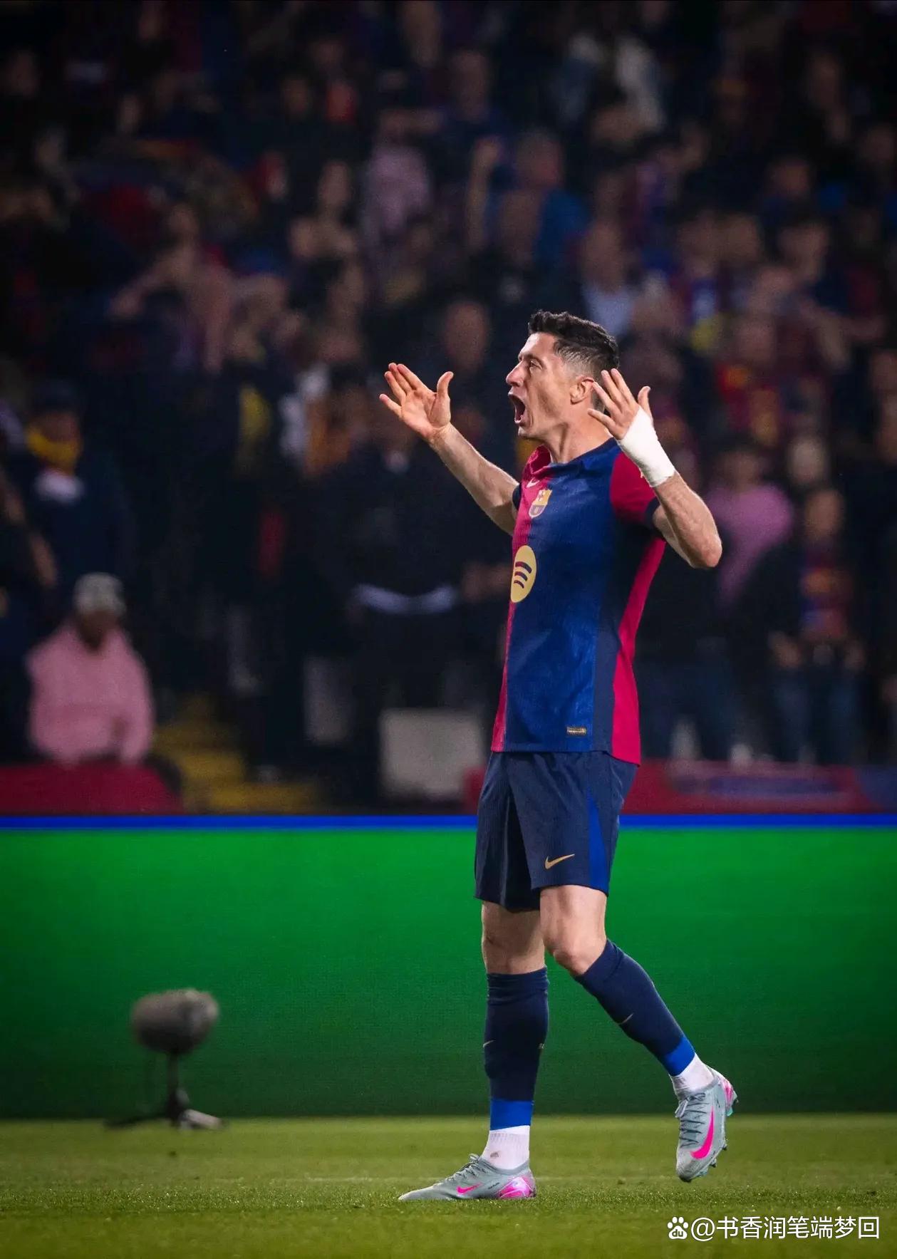 多特蒙德门将扑出致胜球,助球队夺取关键胜利 多特蒙德门将扑出致胜球,助球队夺取关键胜利