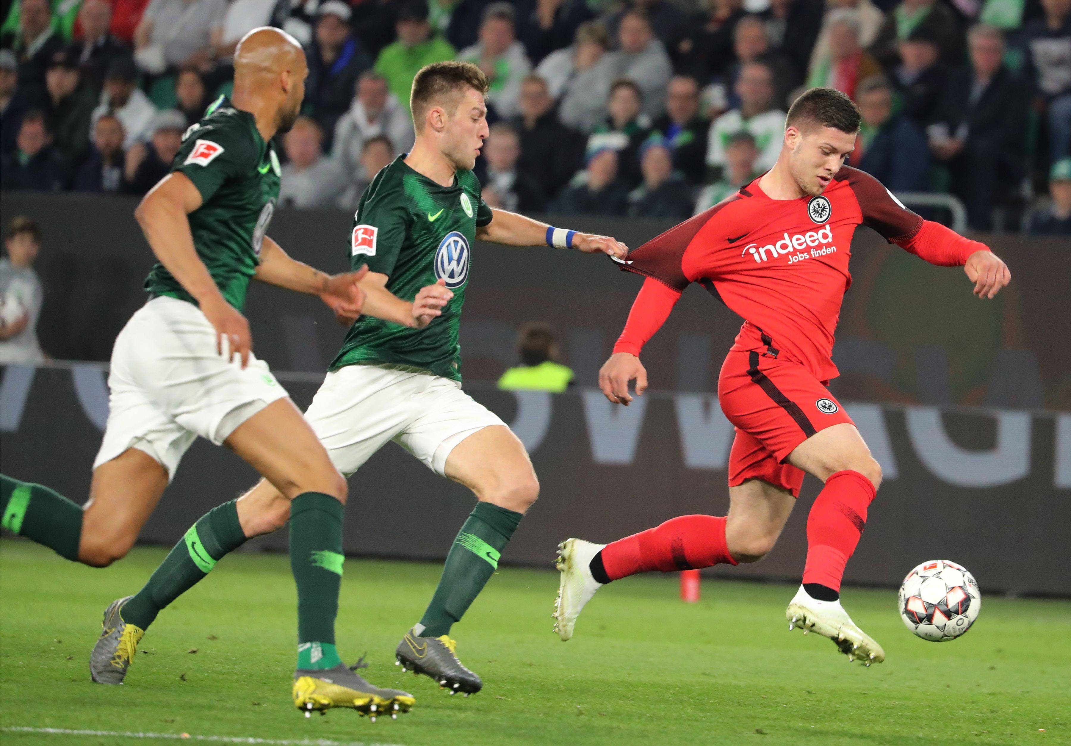 包含沃尔夫斯堡全取来客三分，积分榜上领先的词条