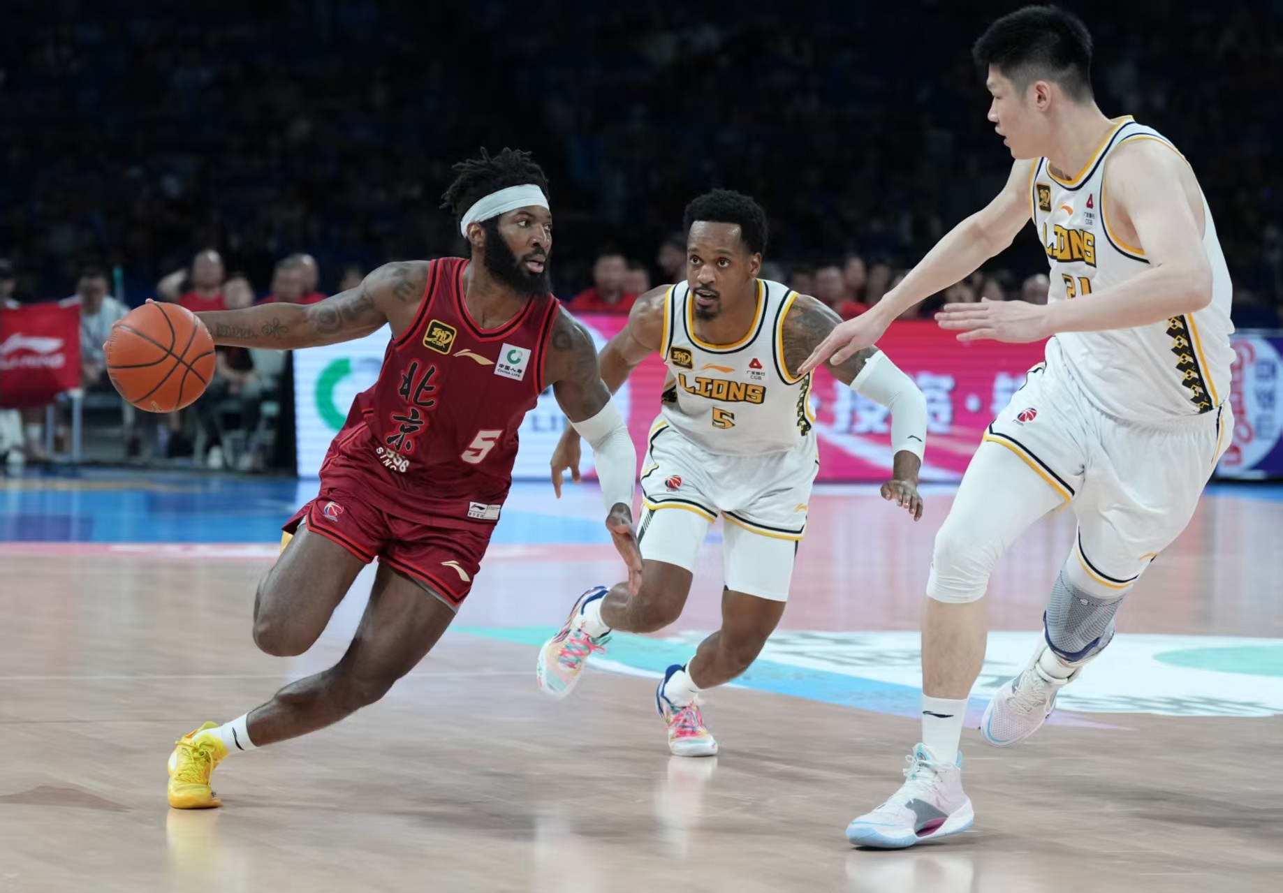 对手在比赛中先声夺人,终被逆转败下阵来 对手在比赛中先声夺人,终被逆转败下阵来