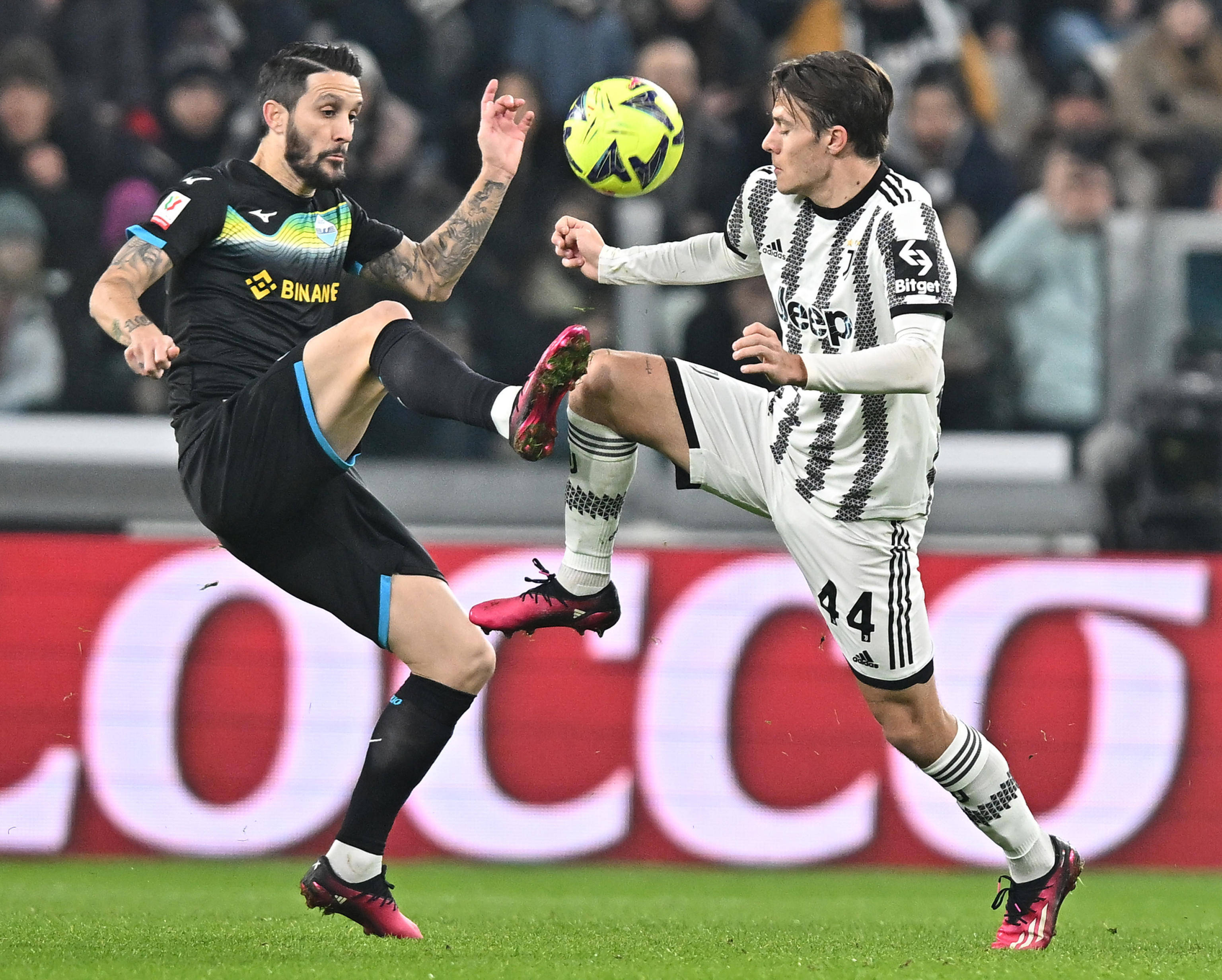 九游APP-克罗地亚队客场搏斗，意志昂扬不屈服