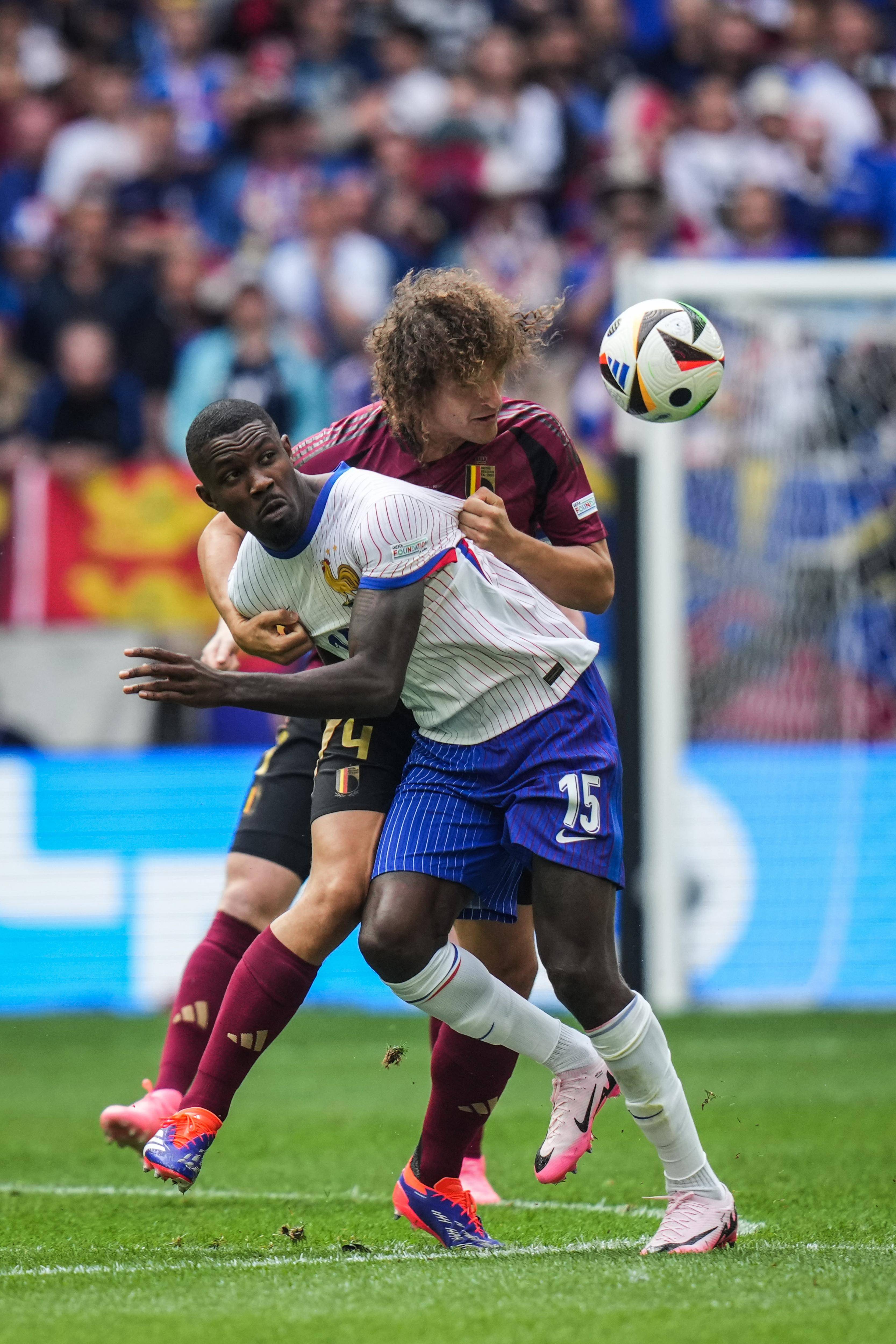 欧洲国家杯赛事场场精彩,球迷饱眼福 欧洲国家杯赛事场场精彩,球迷饱眼福