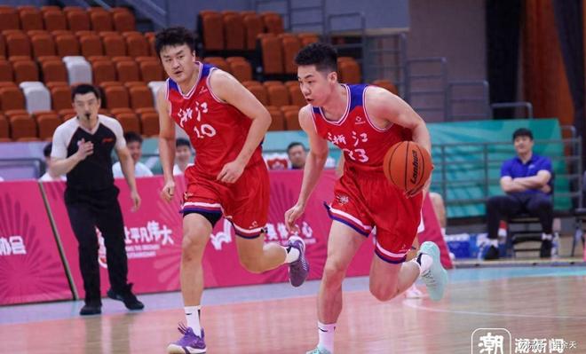 浙江男篮成功保持领先，关键时刻把握机会