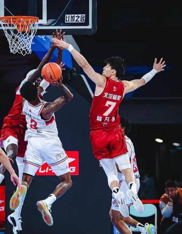 广州队逆转获胜!主场击败吉林队 广州队逆转获胜!主场击败吉林队