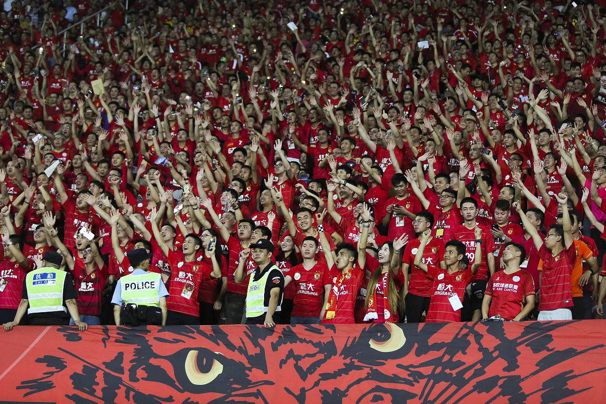 引爆足球激战,双方队伍展现实力争冠 引爆足球激战,双方队伍展现实力争冠