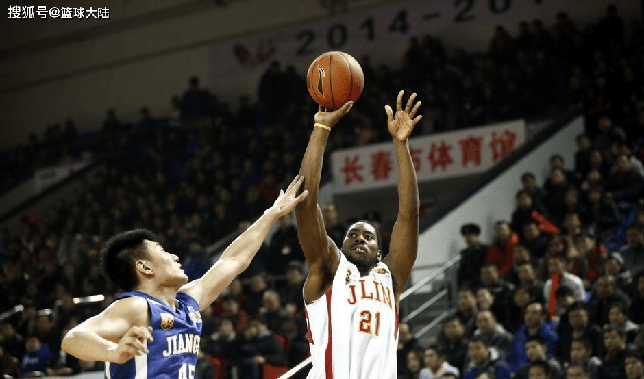 九游娱乐入口-东南亚篮球明星引领球队取得胜利