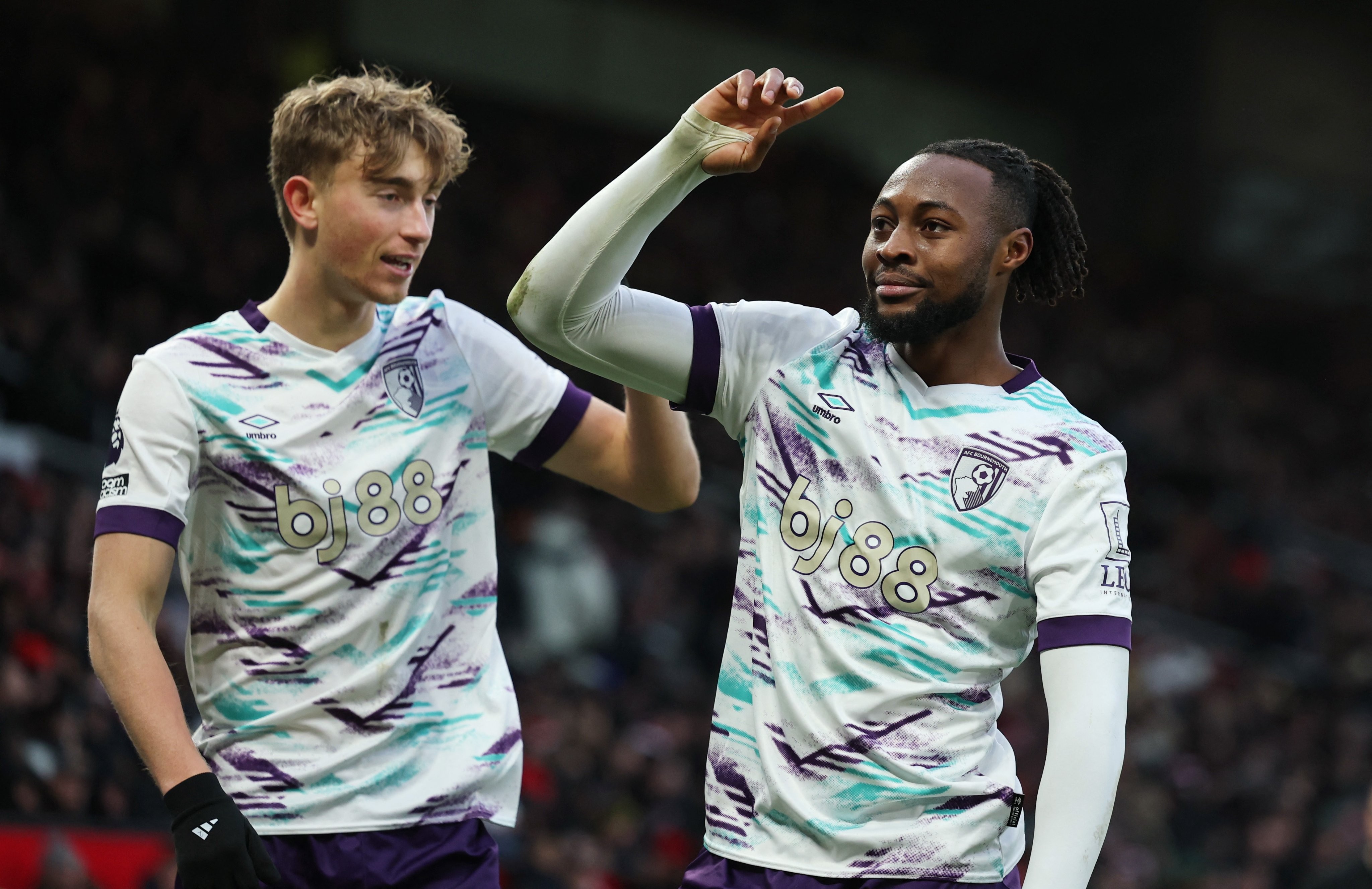 九游娱乐网页-包含凯恩连续破门，热刺大胜伯恩茅斯！的词条