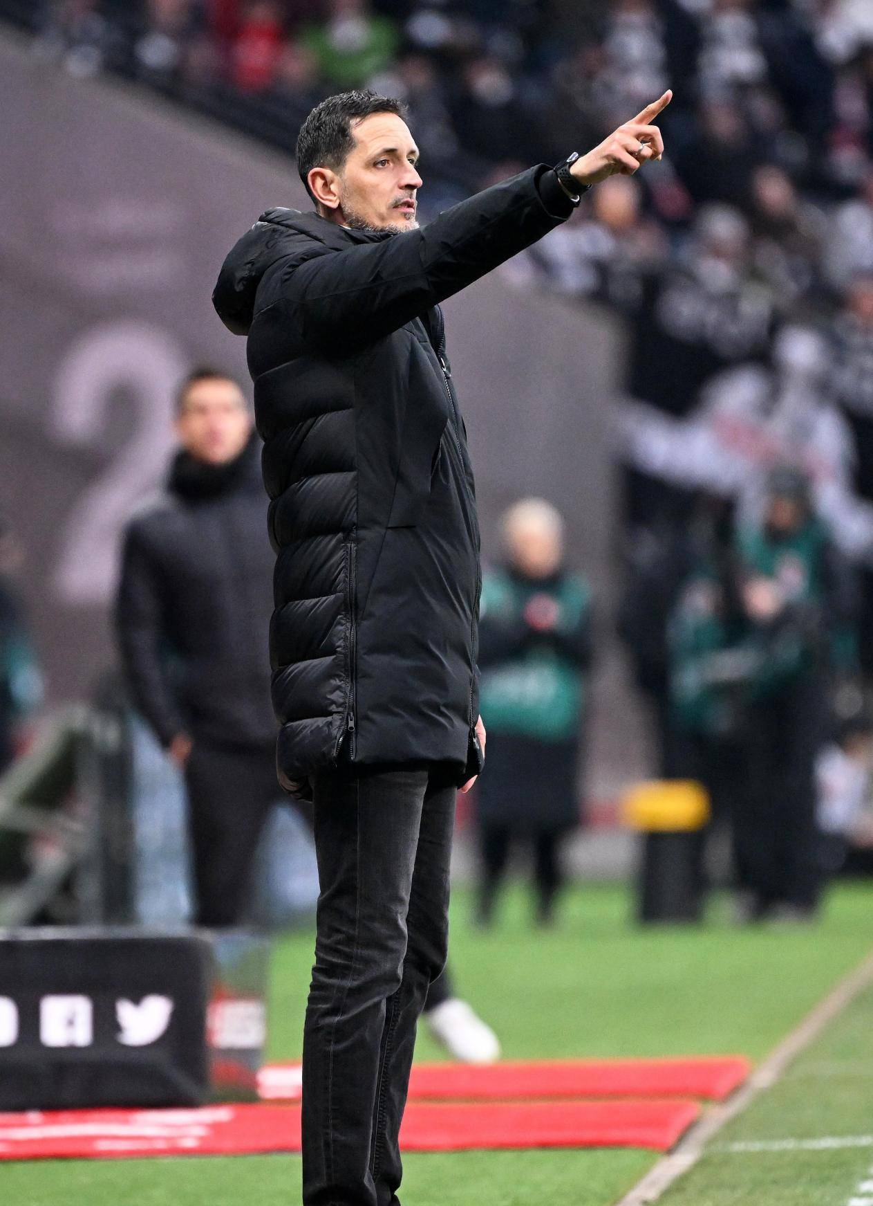 法兰克福青年队取得全胜,蓄势待发 法兰克福青年队取得全胜,蓄势待发