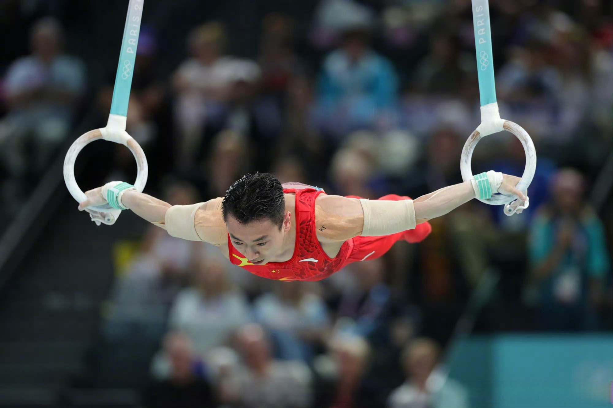 九游娱乐网页-刹那辉煌：法国体操选手完美发挥获得高分