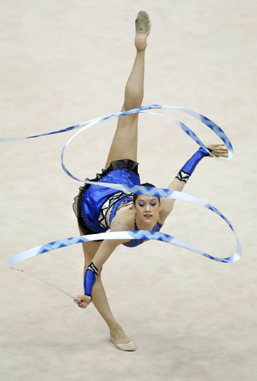 刹那辉煌:法国体操选手完美发挥获得高分 刹那辉煌:法国体操选手完美发挥获得高分