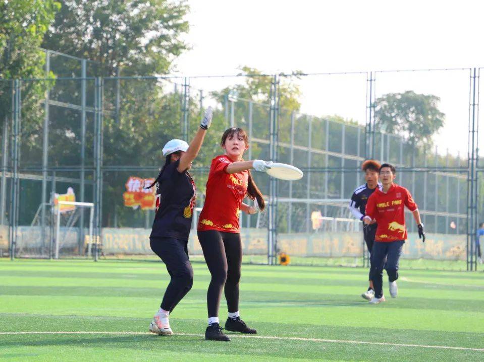 九游游戏-精彩瞬间不容错过，赛场上人气高涨的简单介绍