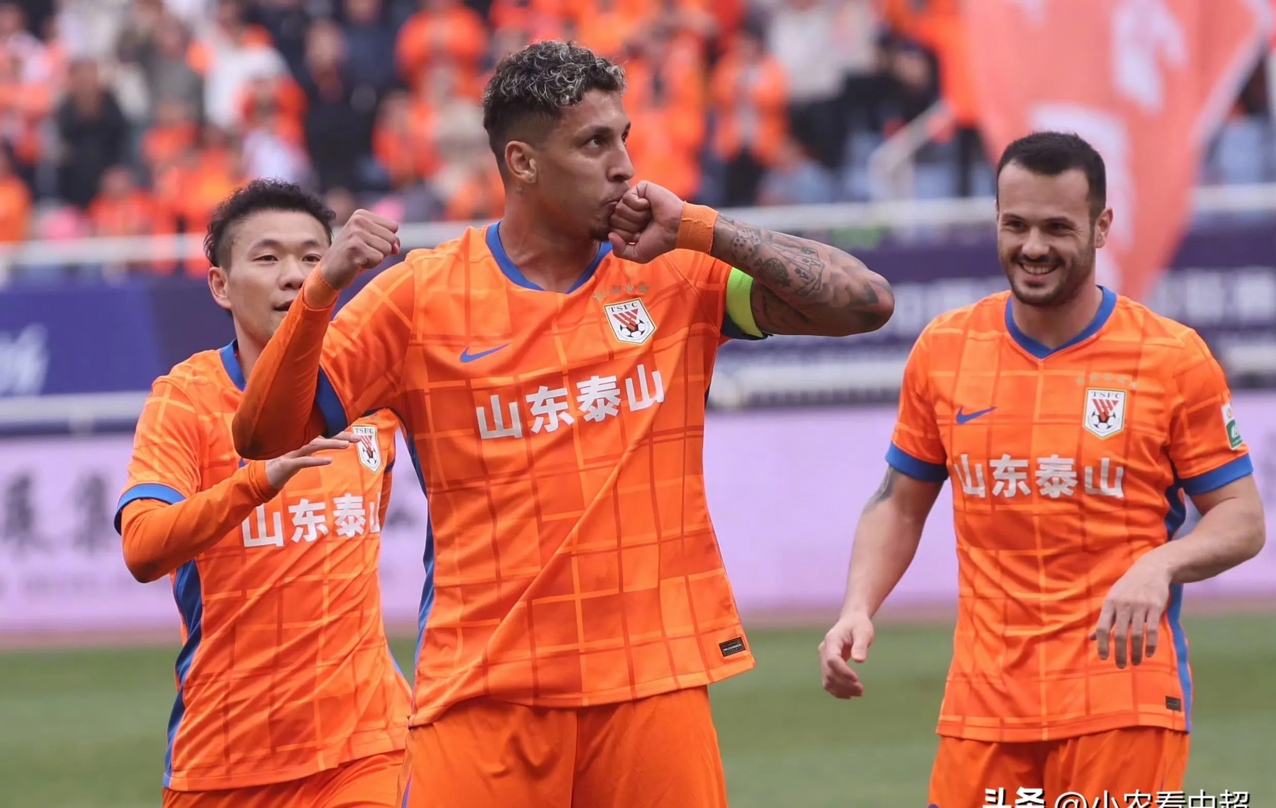 上海申花主场大胜河北华夏,喜迎胜利的简单介绍 上海申花主场大胜河北华夏,喜迎胜利的简单介绍