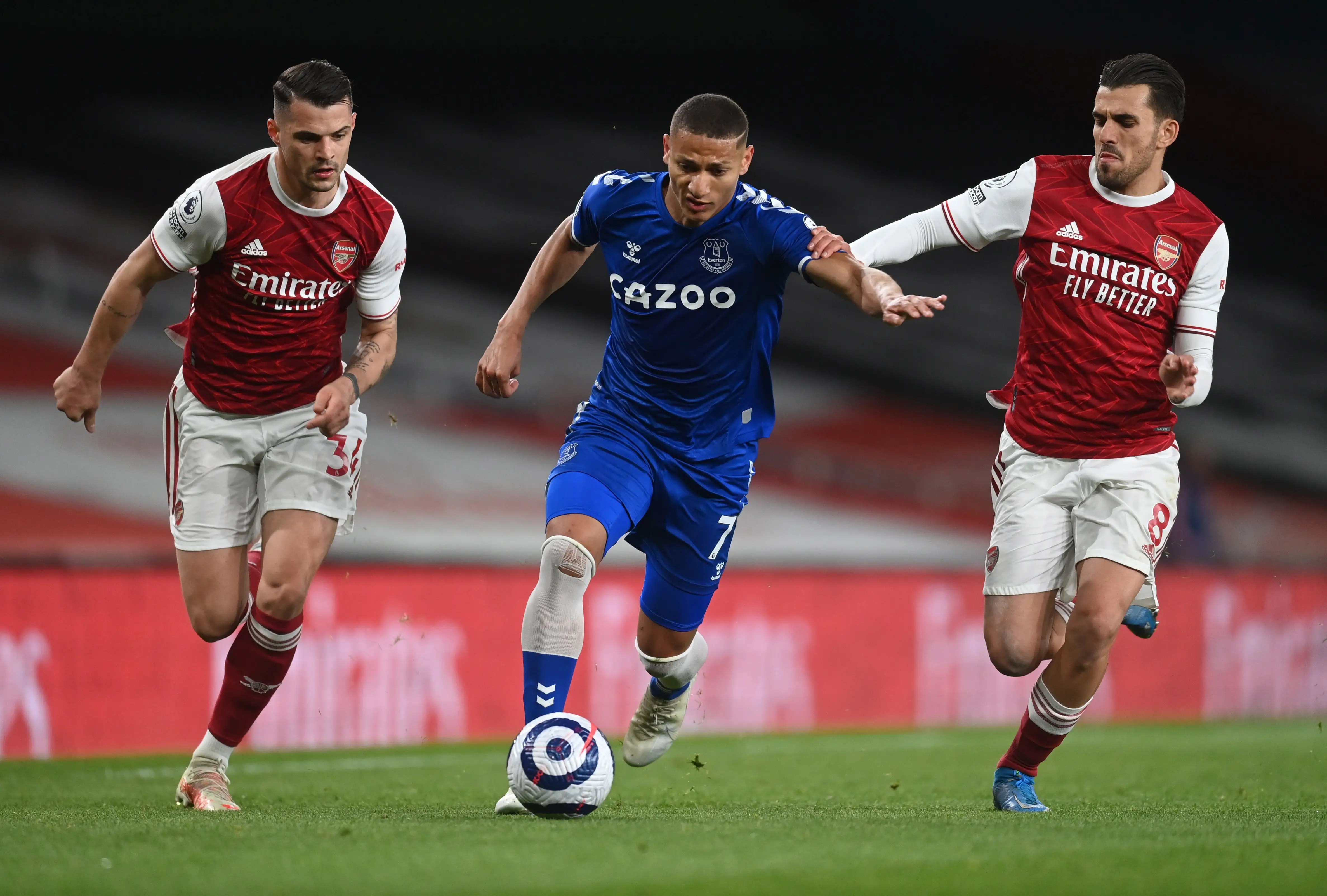 水晶宫奋力对抗西汉姆,保级大战谁能脱颖而出? 水晶宫奋力对抗西汉姆,保级大战谁能脱颖而出?