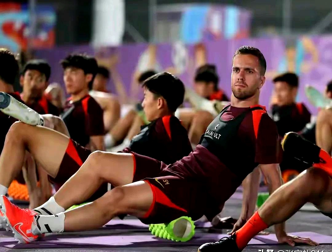 国内足球赛事,球员技法展现魅力 国内足球赛事,球员技法展现魅力