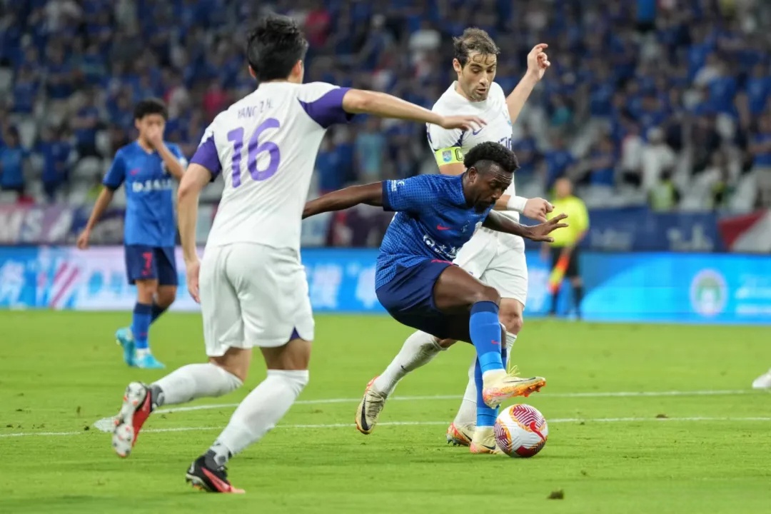 新晋射手破门,球队全力拿下三分 新晋射手破门,球队全力拿下三分