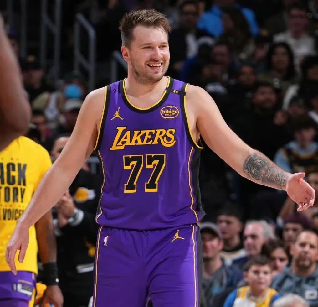 湖人主场力克尼克斯,豪取三连胜 湖人主场力克尼克斯,豪取三连胜