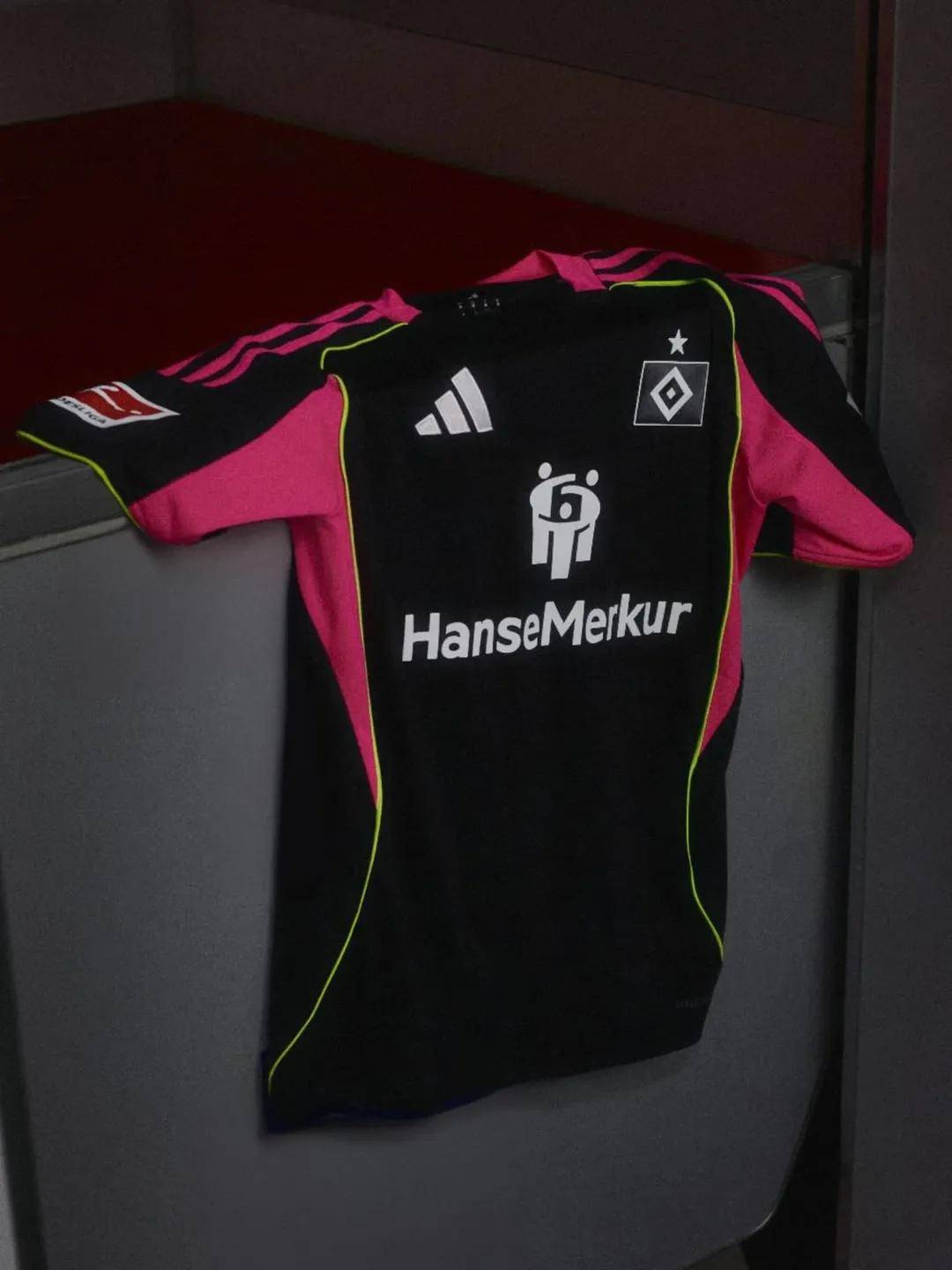 包含汉堡队球员兢兢业业,逐渐发挥重要作用的词条 包含汉堡队球员兢兢业业,逐渐发挥重要作用的词条