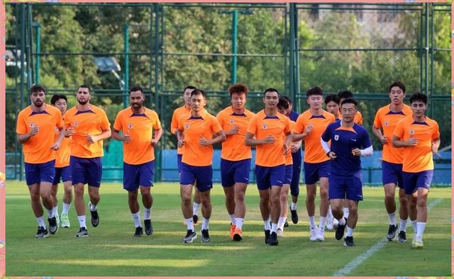 球员们疯狂备战,为了迎接激烈的比赛 球员们疯狂备战,为了迎接激烈的比赛