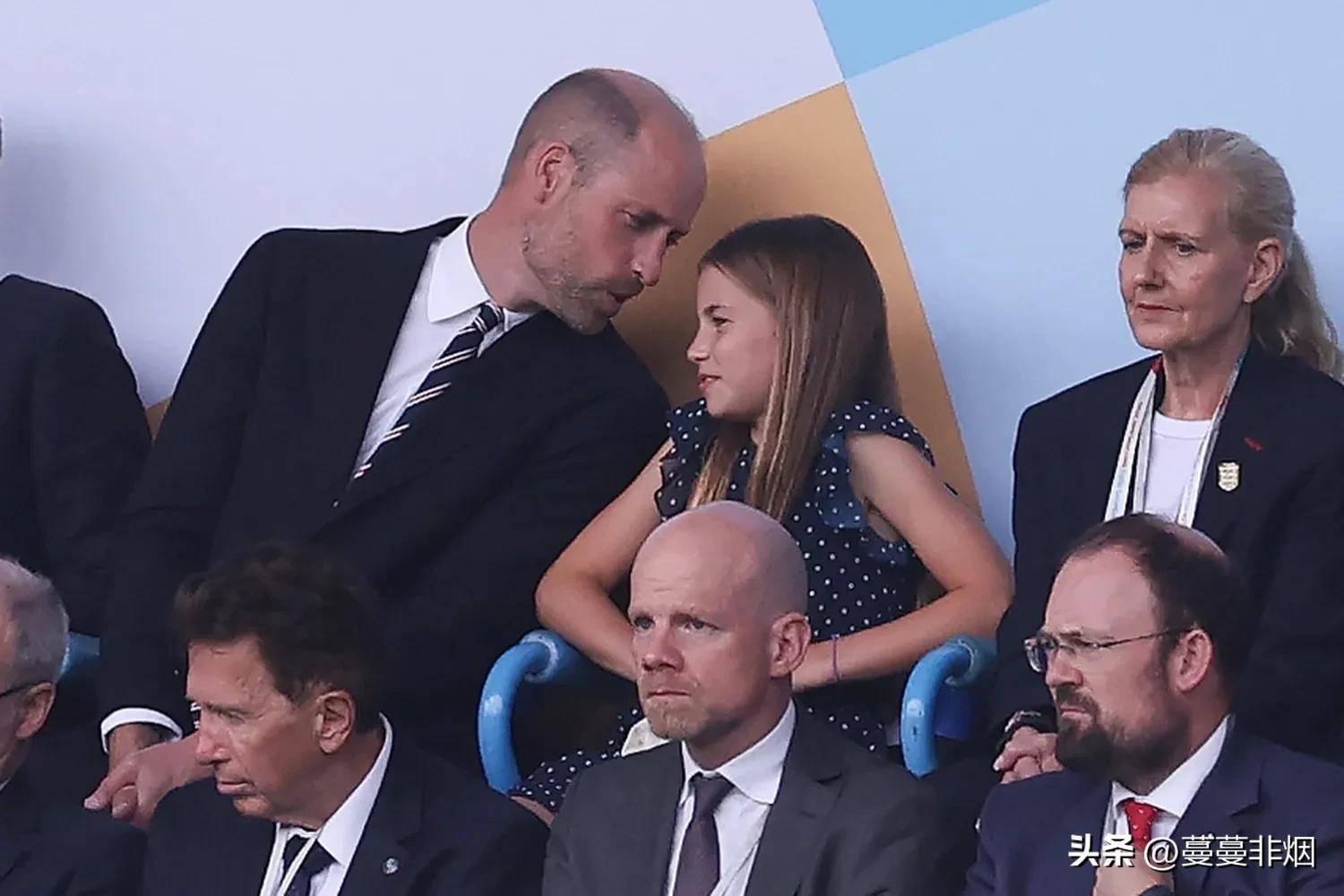 包含英格兰选手荣登领奖台,人气直线上升的词条 包含英格兰选手荣登领奖台,人气直线上升的词条