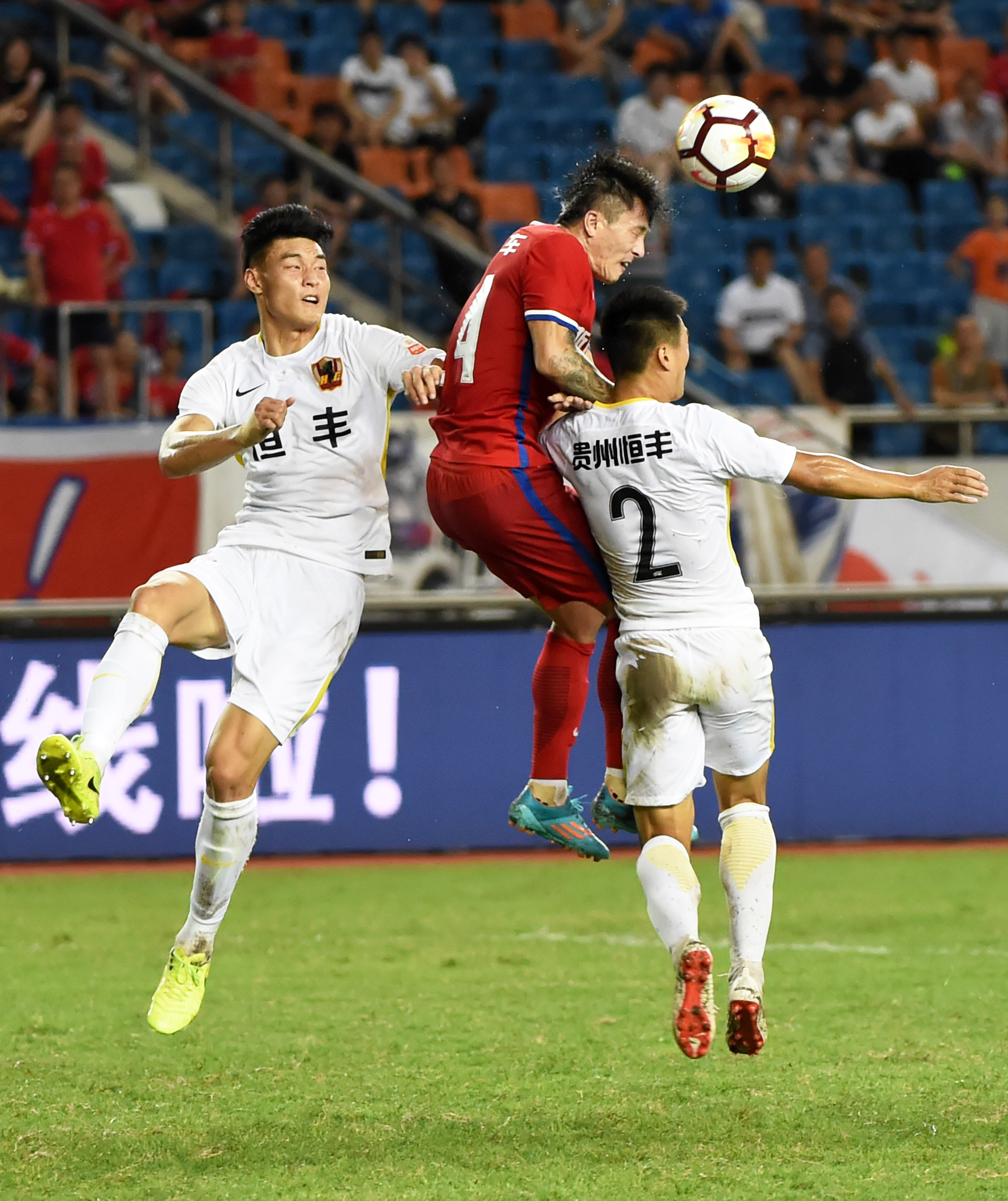 天海客场不敌重庆斯威,遭遇两连败 天海客场不敌重庆斯威,遭遇两连败