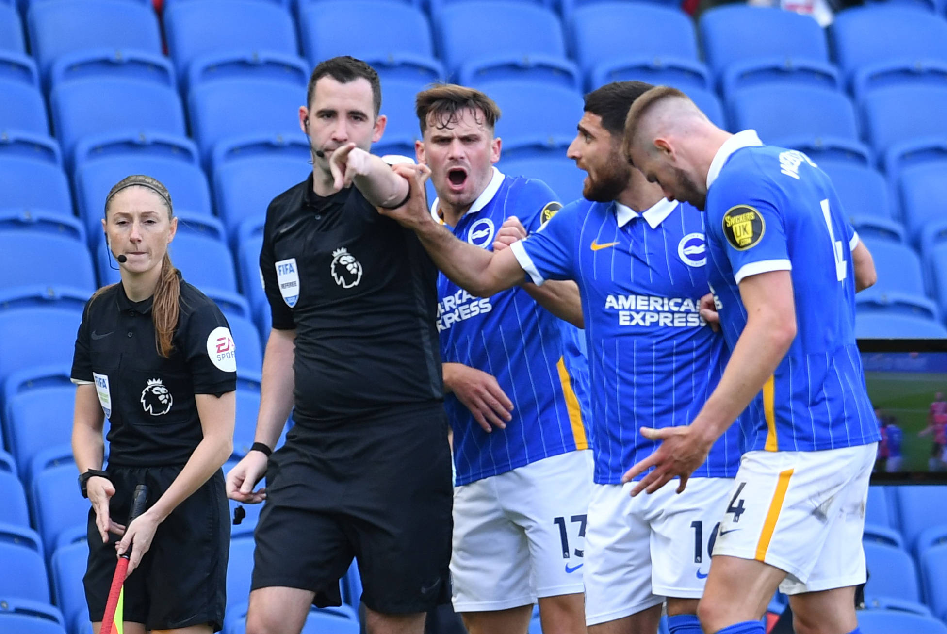 九游游戏-曼联客场大胜，布莱顿露出破绽