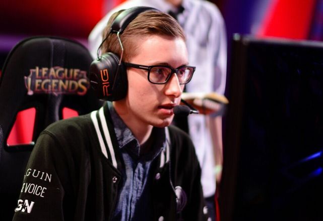 包含KT力克TSM,Tarzan操刀奇招英雄翻盘激烈交锋小组赛,成为赛场最大亮点的词条 包含KT力克TSM,Tarzan操刀奇招英雄翻盘激烈交锋小组赛,成为赛场最大亮点的词条