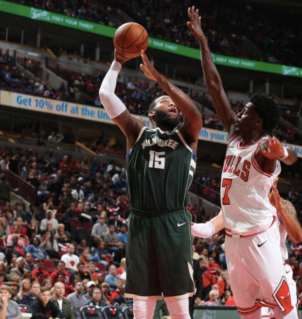 尼克斯力克鹈鹕，兰德尔砍下25+15