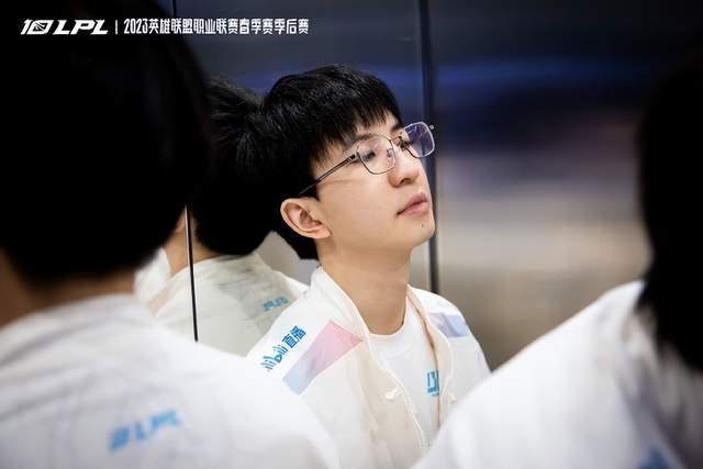 9you娱乐-关于KT绝杀BLG，Caps开启传奇时刻强强对话四强赛，锁定晋级资格的信息