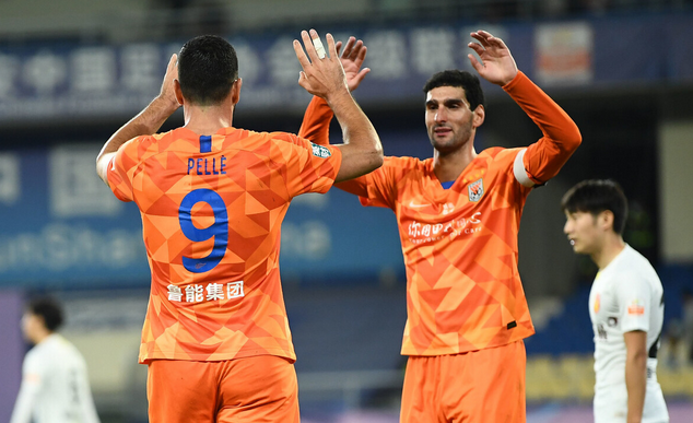 球队施压连续攻坚大踏步奔向胜利