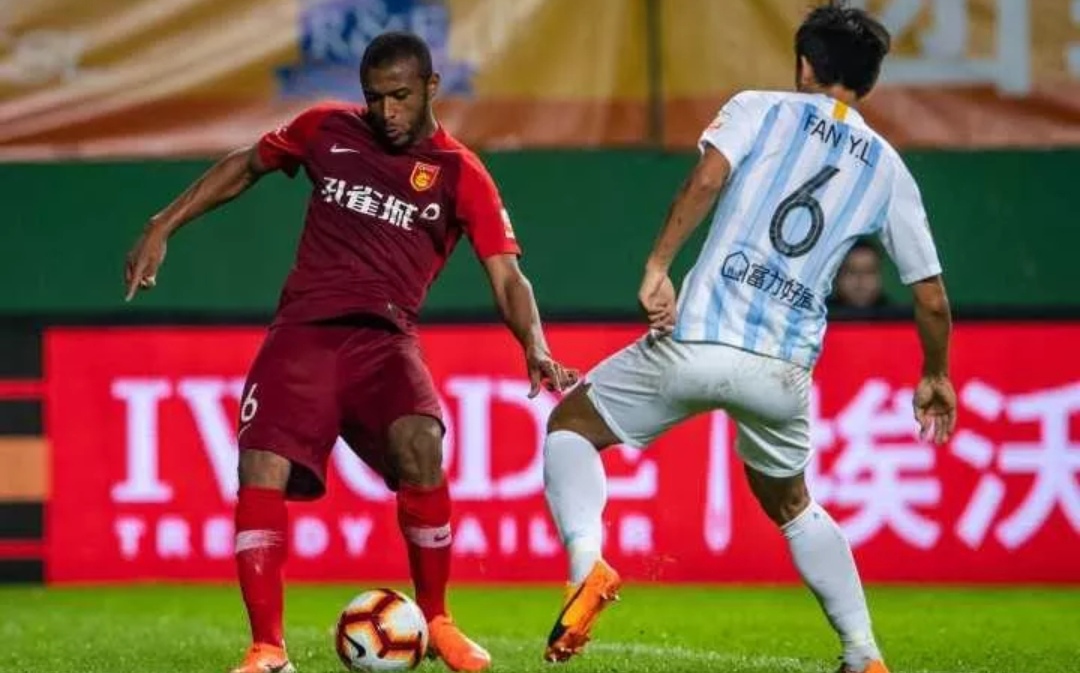 杭州绿城主场战平大连一方,保持不败 杭州绿城主场战平大连一方,保持不败