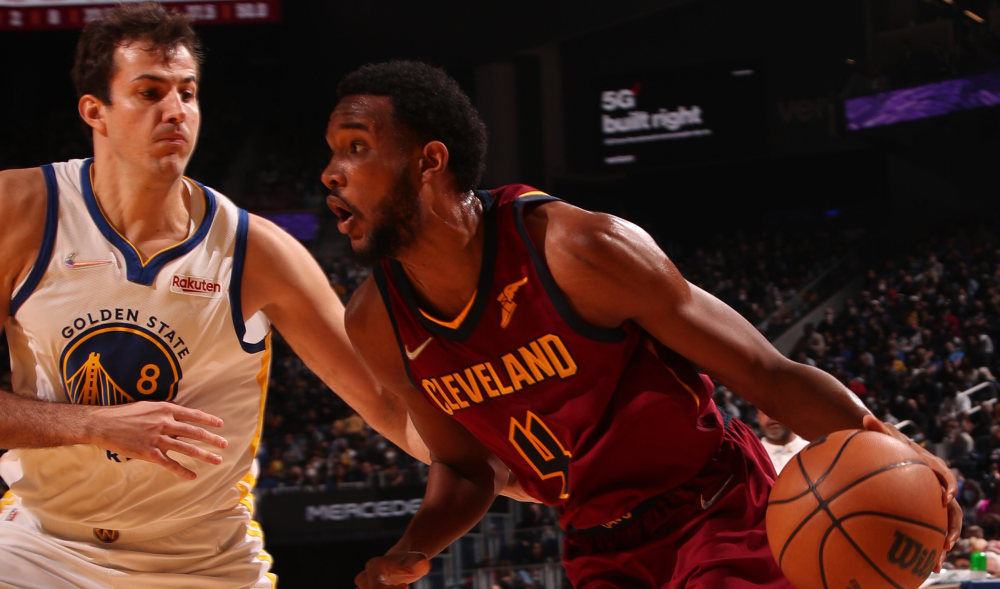 毒蛇单核击败勇士结束两连败 毒蛇单核击败勇士结束两连败