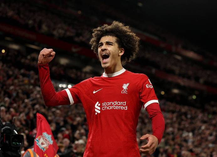 九游娱乐网页-阿尔勒斯主场告捷，保级压力减轻