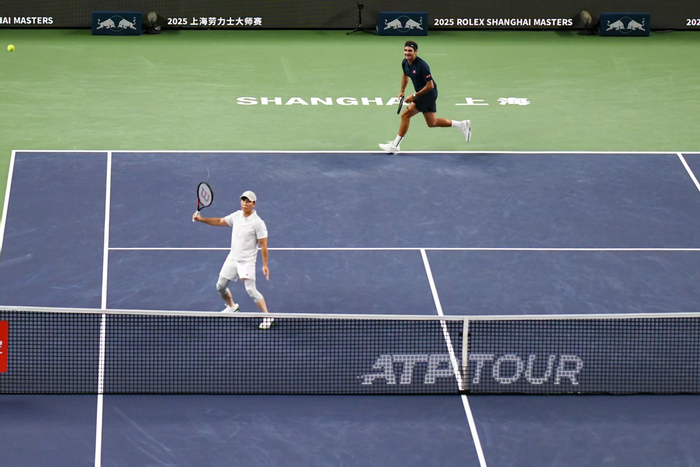 德国网球队血洗意大利网球队,费德勒一己之力扛起全队的简单介绍 德国网球队血洗意大利网球队,费德勒一己之力扛起全队的简单介绍