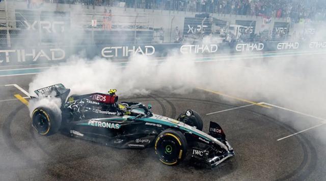 阿斯顿马丁鏖战哈斯车队,汉密尔顿高光表现的简单介绍 阿斯顿马丁鏖战哈斯车队,汉密尔顿高光表现的简单介绍