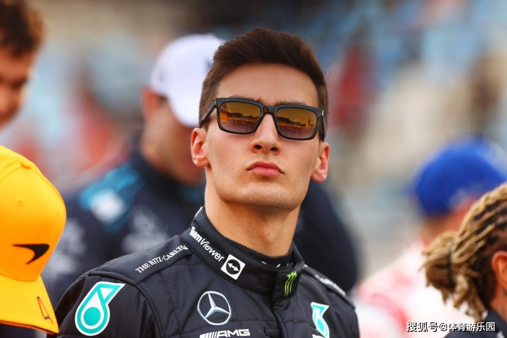 包含索伯车队轻取威廉姆斯，拉塞尔刷新纪录的词条